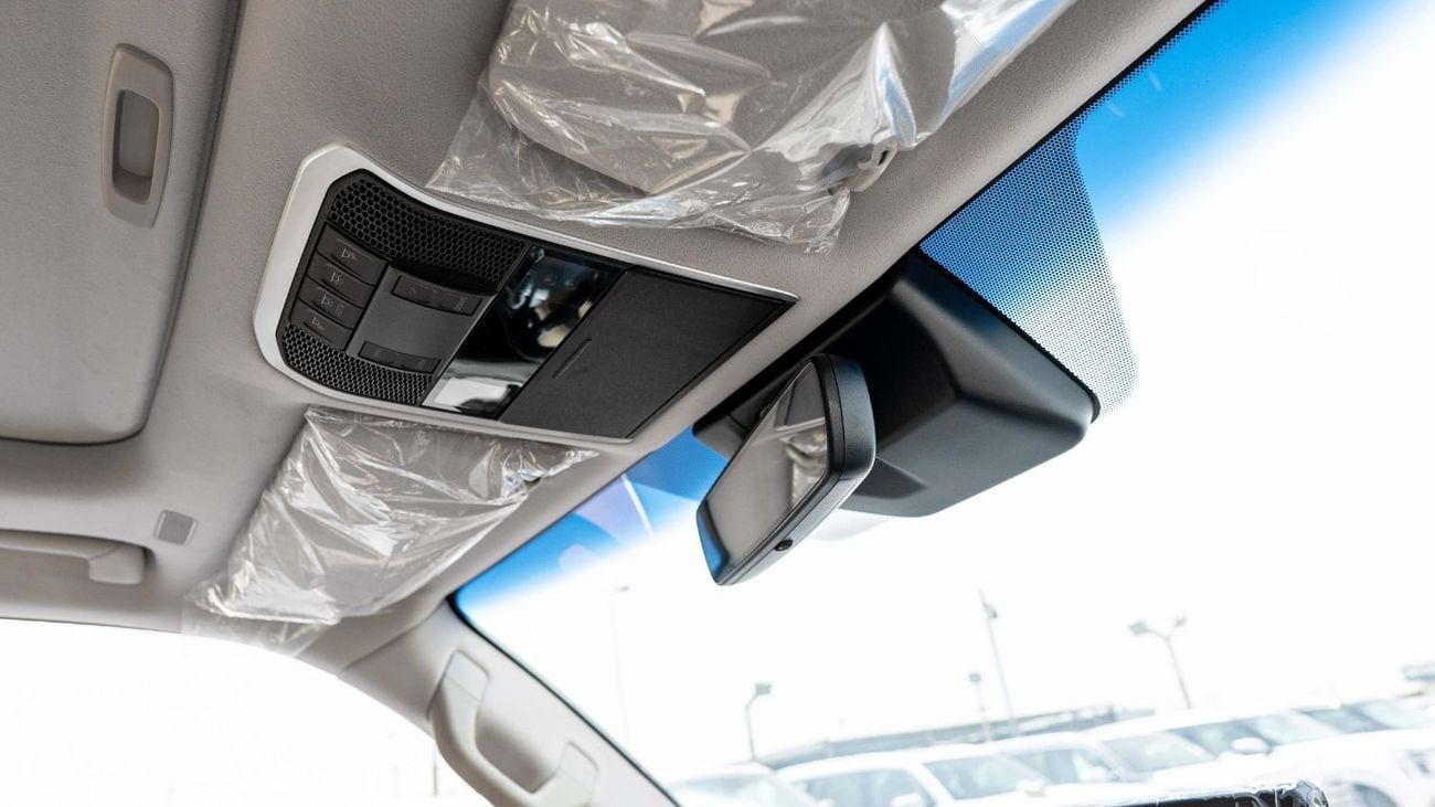 Toyota Land Cruiser 2025 Toyota Land Cruiser VX 4.0L AT Petrol (Black-Beige)