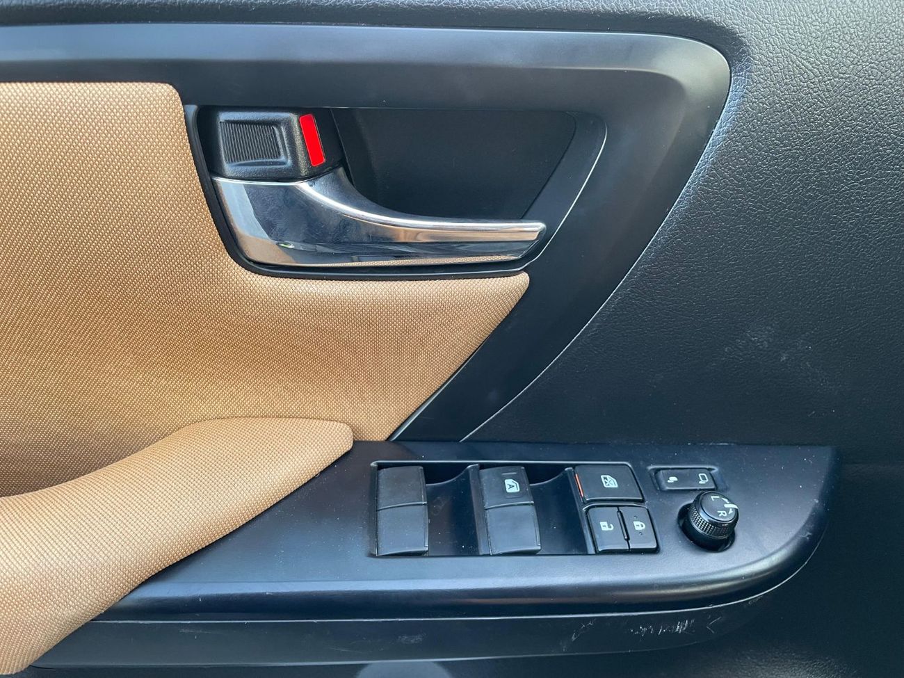 تويوتا فورتونر EXR 2.7L (160 HP)