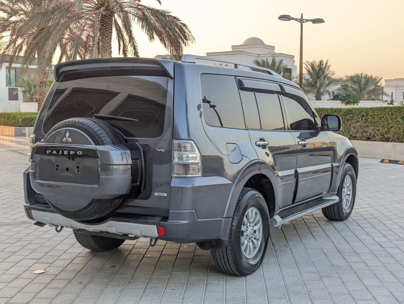 Mitsubishi Pajero Mitsubishi Pajero 2010 grey color LHD