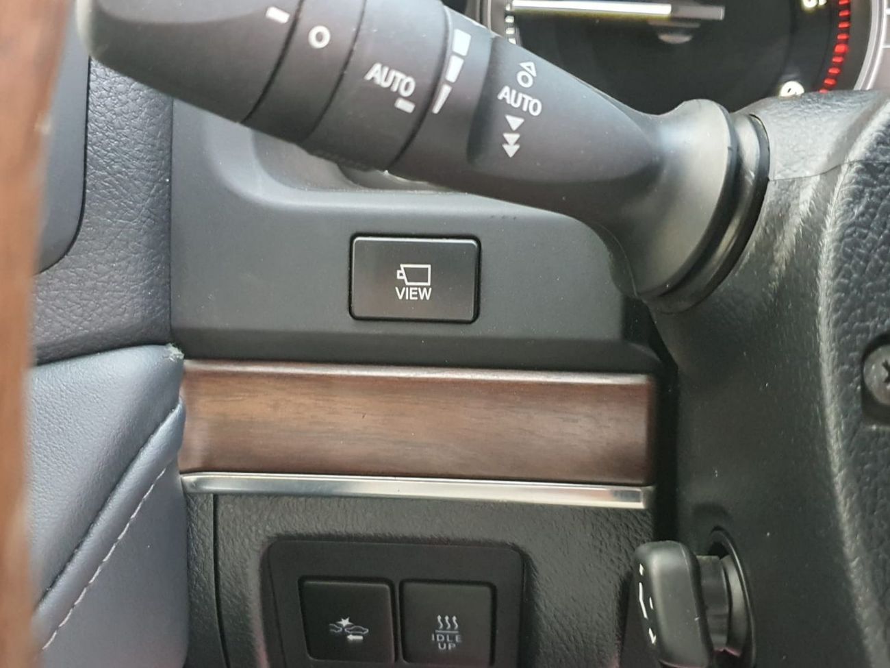 تويوتا لاند كروزر DIESEL SAHARA 4.5 LITER ,2019 MODEL ,GREY COLOR ,RIGHT HAND DRIVE