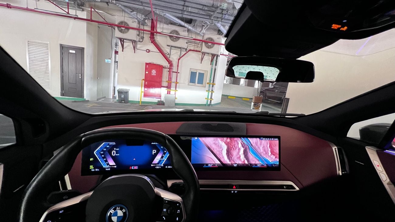 بي أم دبليو iX xDrive50