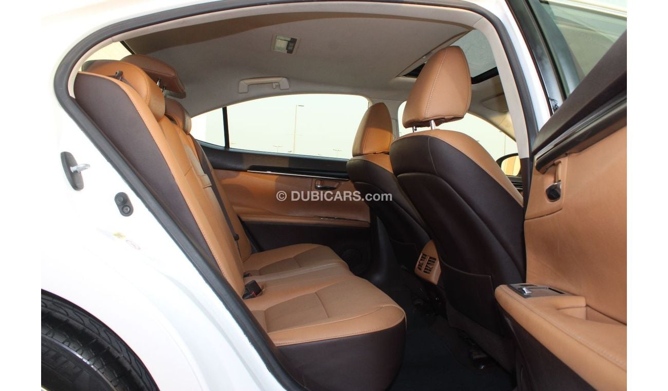 Lexus ES350 Lexus ES 350 2016 GCC, full option, in excellent condition, without accidents, very clean from insid