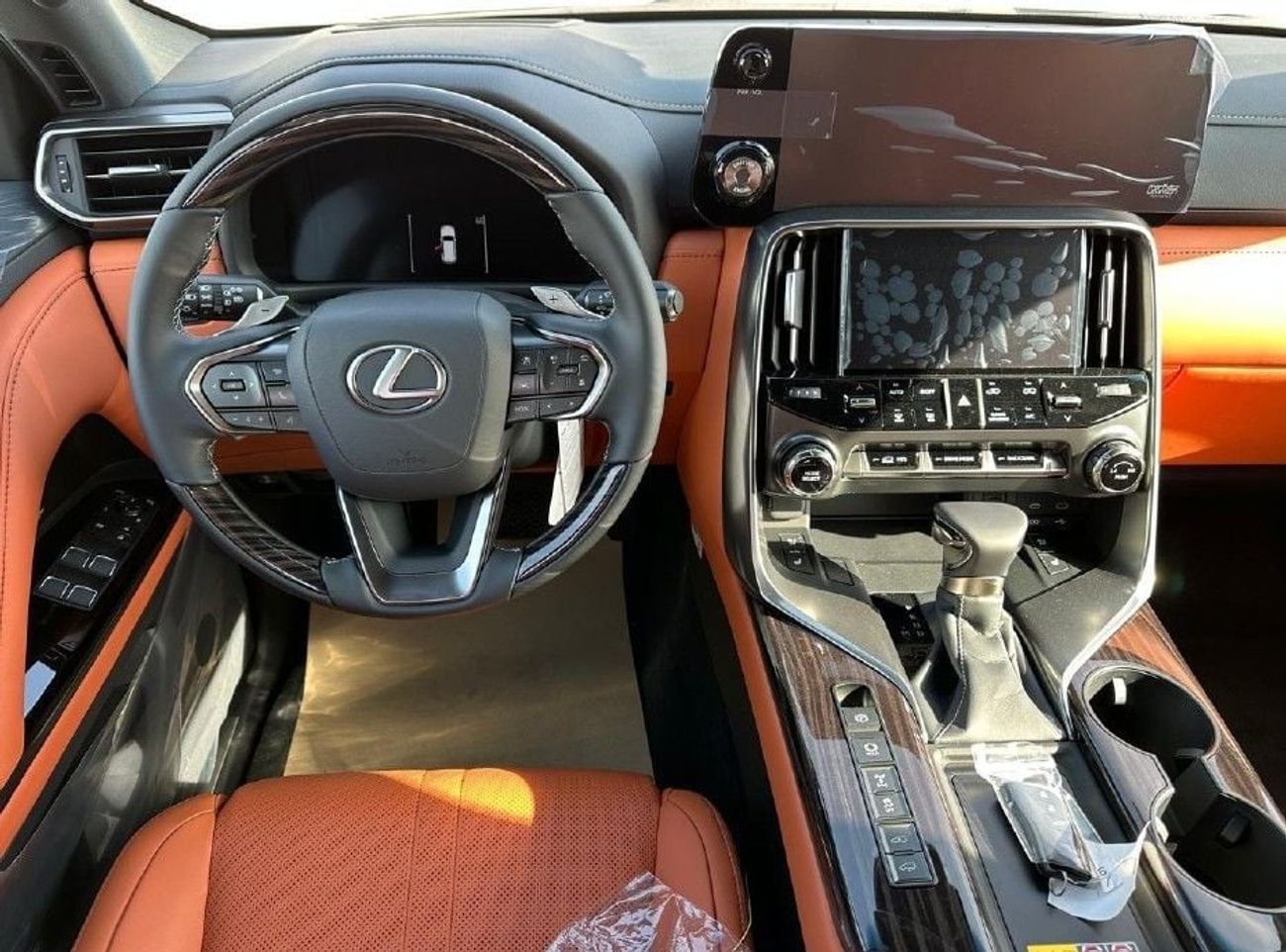 Lexus LX600 VIP 2026 LEXUS LX600 VIP PETROL WHITE/ORANGE - 3.5L V6 TT