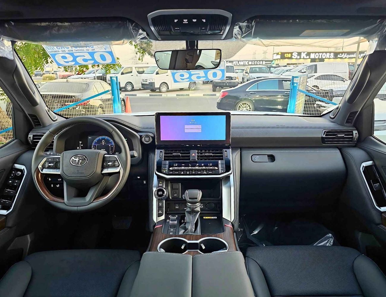 Toyota Land Cruiser GXR 3.5 Twin Turbo | BIG Screen JBL Speakers | Top Line Model (CODE # GXR3HB)