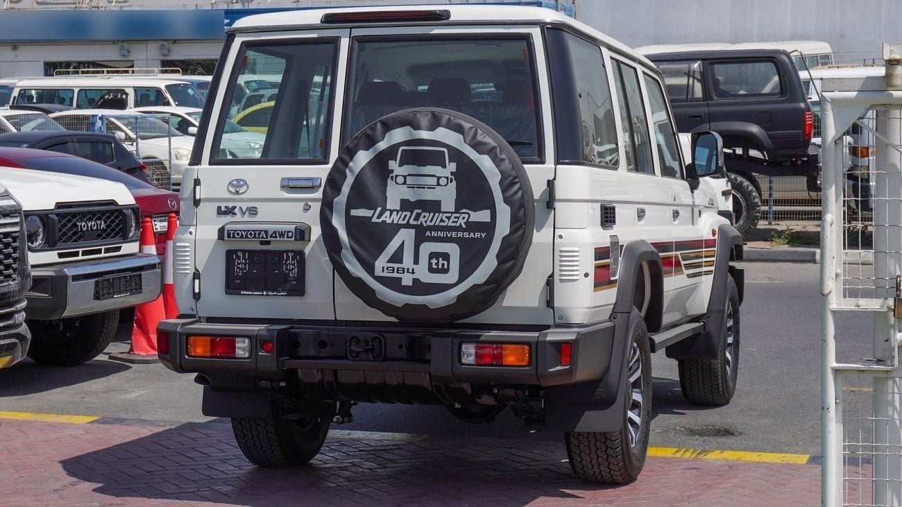 Toyota Land Cruiser 70 HT VXR LX 4.0L V6 A/T  Al Futtaim