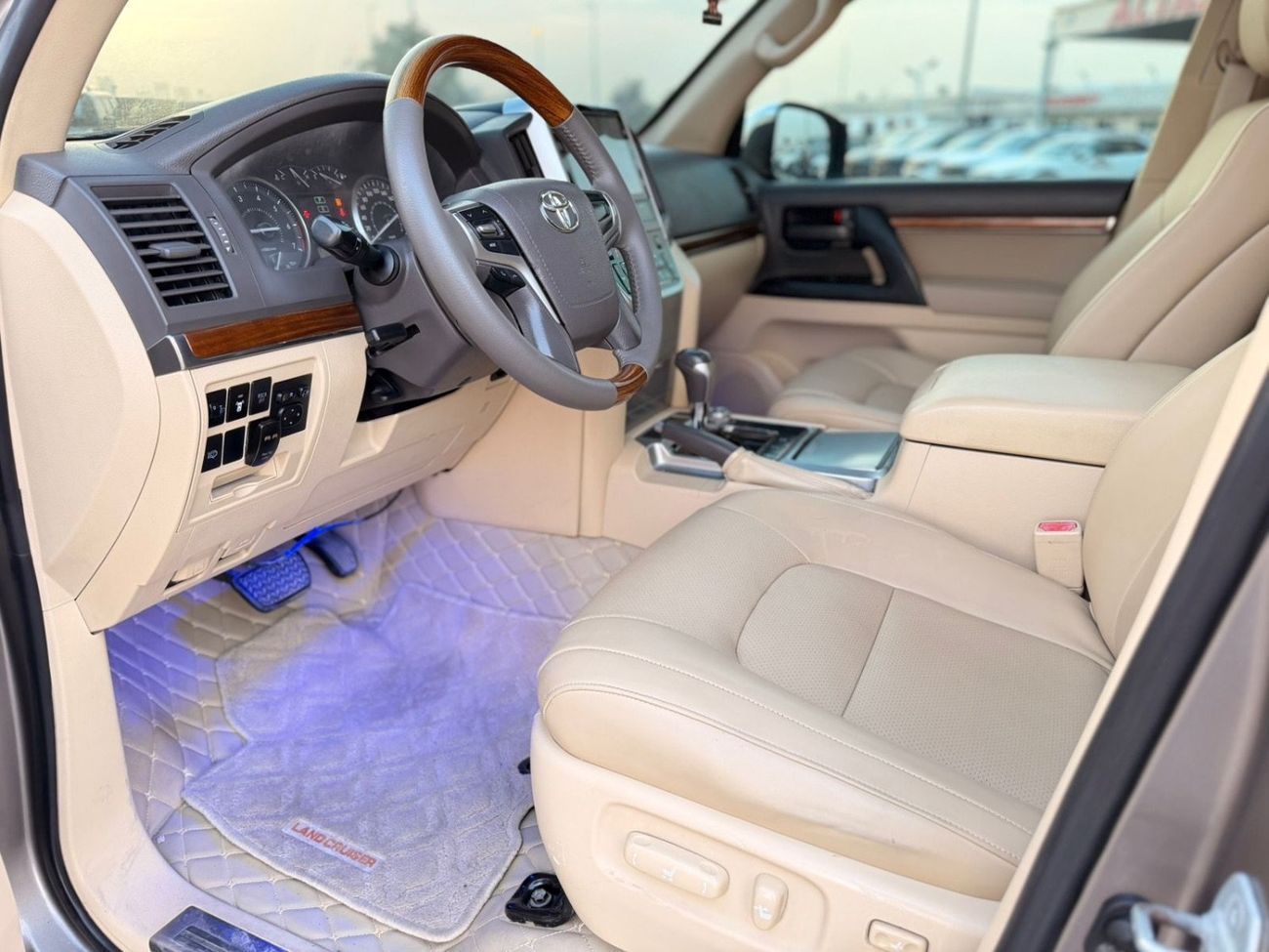 تويوتا لاند كروزر GXR 4.6L