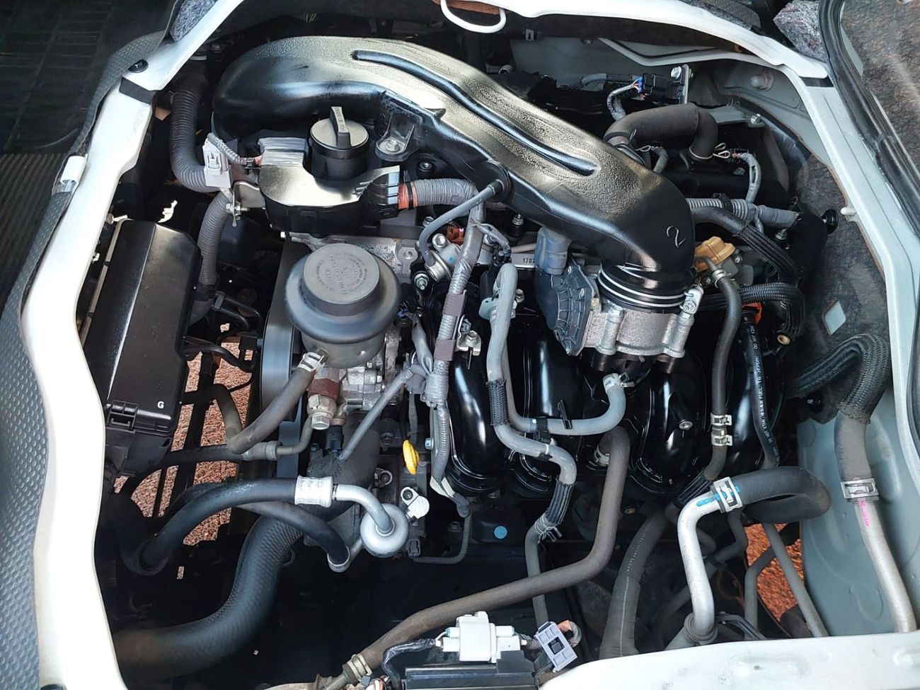 Toyota Hiace TOYOTA HIACE VAN RHD 2017 MODEL 2.7 L PETROL AUTOMATIC(PM80878)