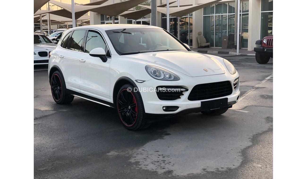 بورش كايان بورش كايين تيربو موديل 2011 خليجي فل مواصفات فتحه سقف وكراسي جلد ومثبت سرعه وتحكم كهربي كامل ونظام ص