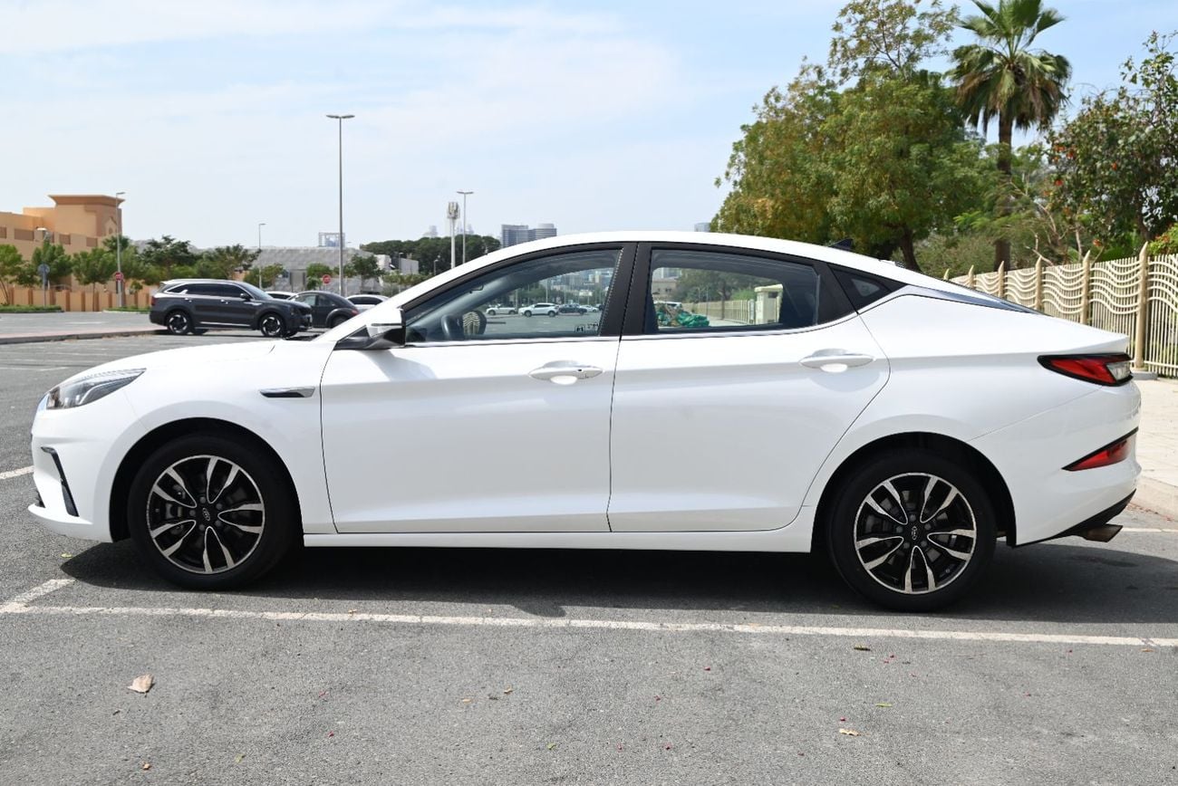 جاك J7 HOT DEALS - 0% DP - JAC J7 LUXURY 2023 - LOW MILEAGE - FIRST OWNER - MINT CONDITION