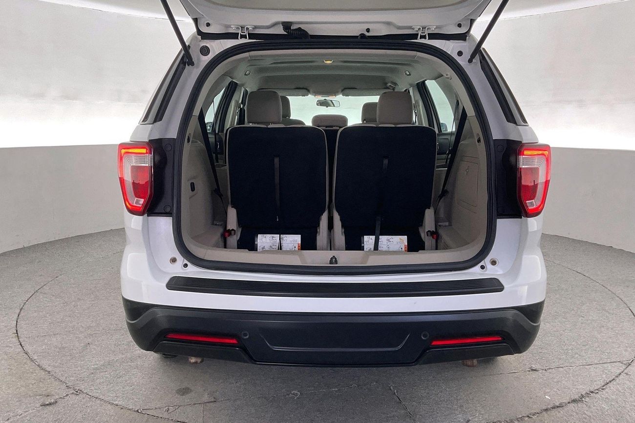 Ford Explorer XL / Standard | National Day Celebration | Guaranteed Warranty | 0 Down Payment