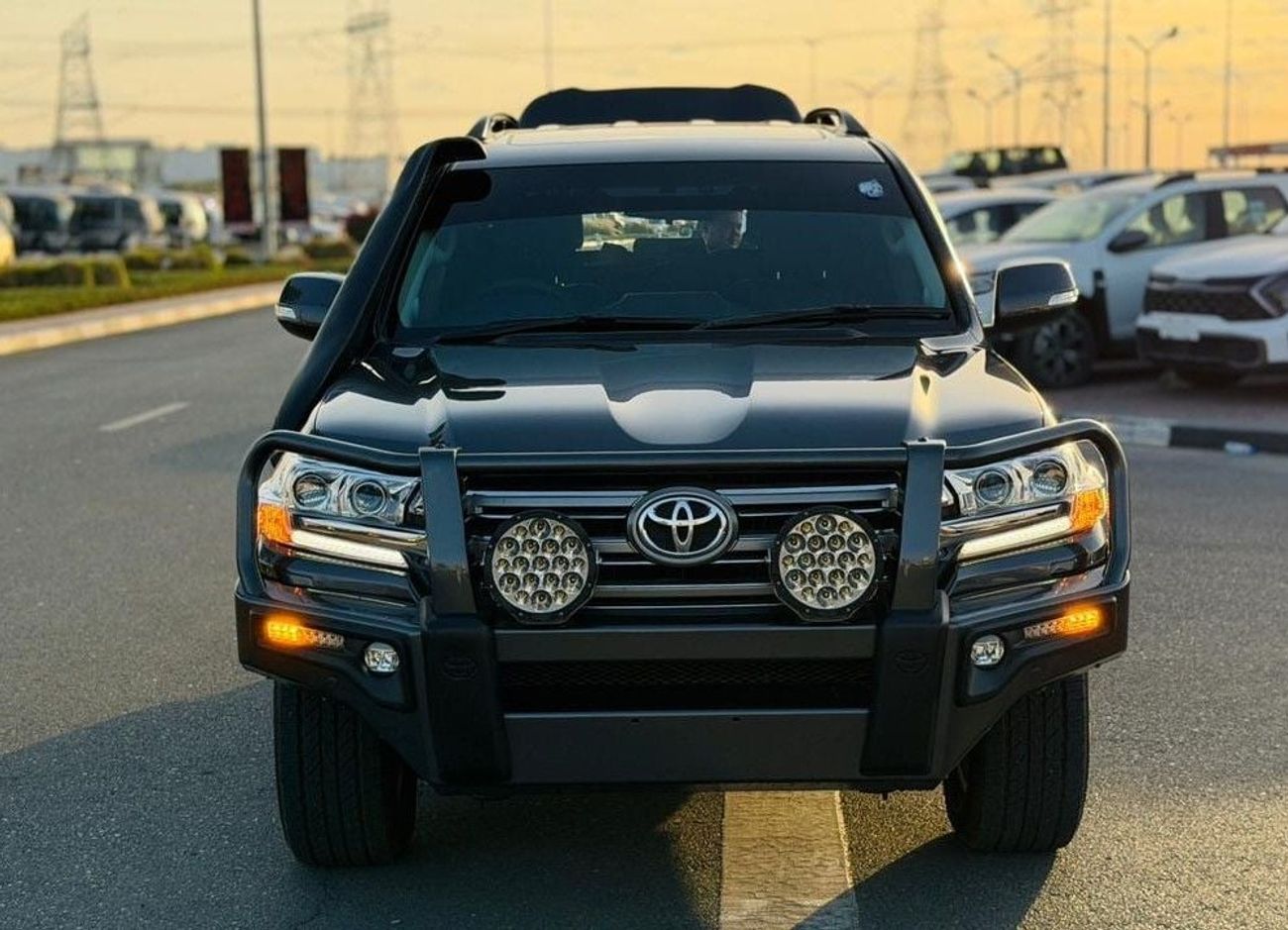 Toyota Land Cruiser 2017 | BULL BAR | PUSH START | SUNROOF | PARKING SENSOR | 4.5L DIESEL ENGINE | POWER SEAT | AT | RHD