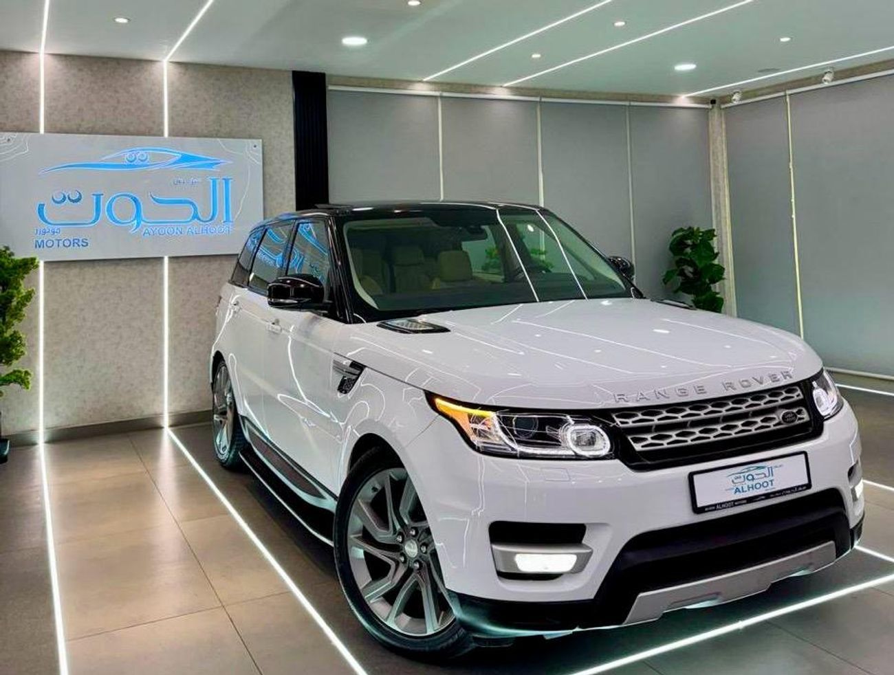 لاند روفر رينج روفر سبورت Supercharged 5.0L SUPERCHARGED RANGE ROVER SPORT V8 || GCC SPECS || FULL OPTIONS || FREE ACCIDENTS