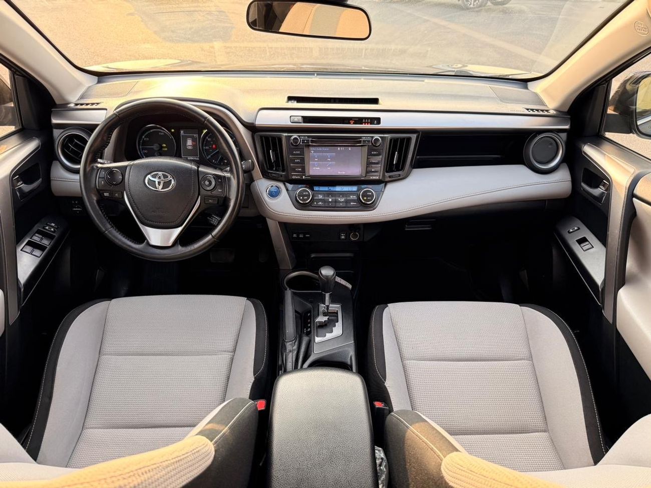 Toyota RAV4 Hybrid XLE 2.5L full option