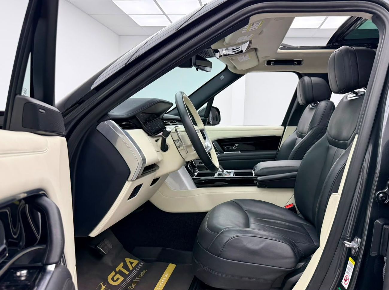 لاند روفر رينج روفر 2023 Range Rover SE P530, Auto Guard Warranty, Full Land Rover Service History, Canadian Specs.