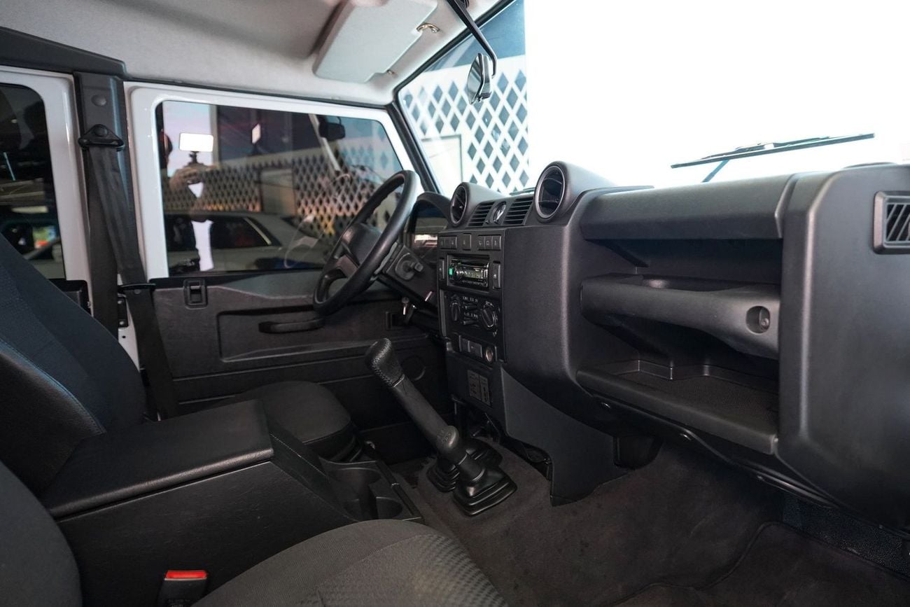 Land Rover Defender 2.2L DIESEL
