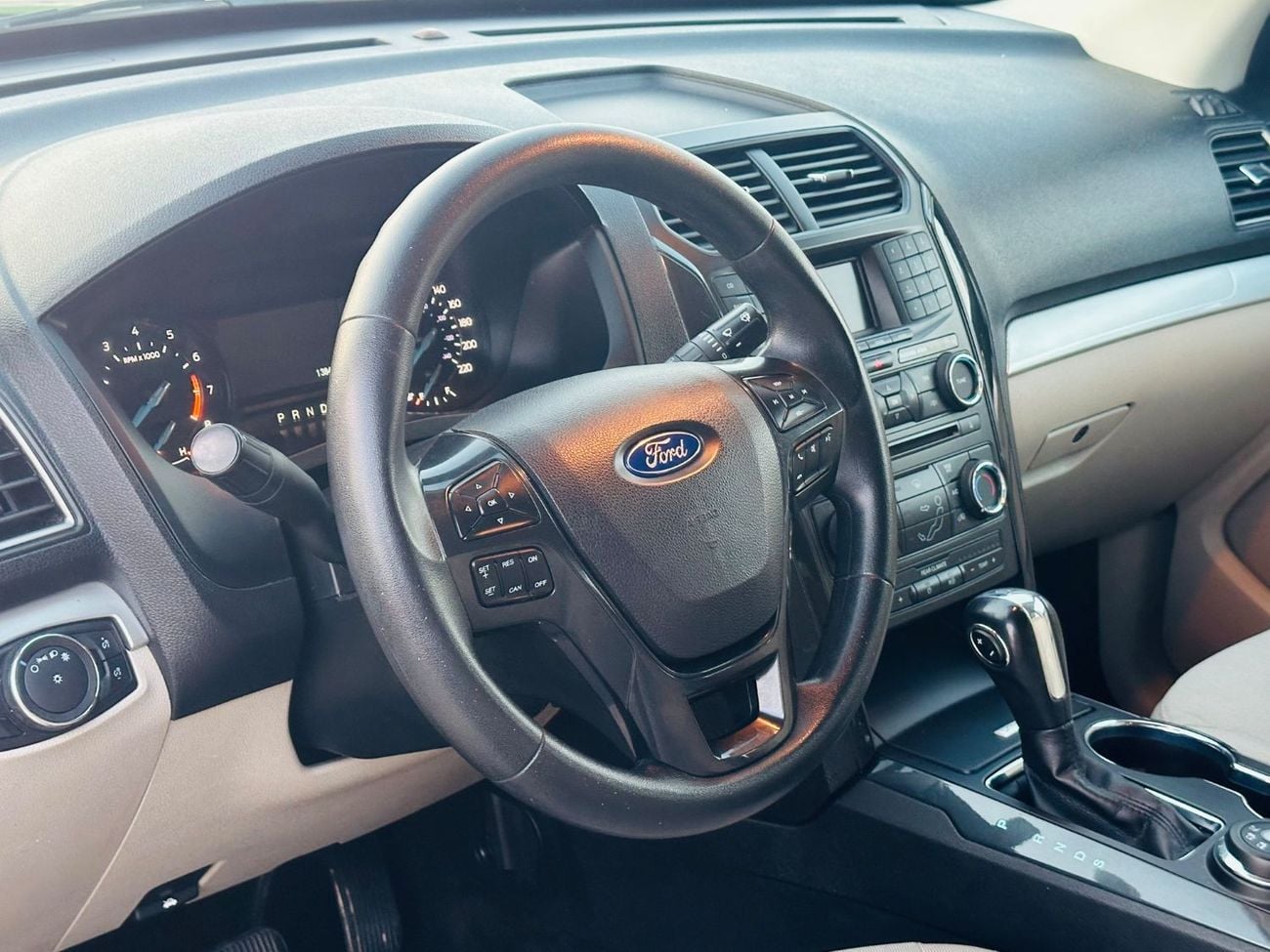 Ford Explorer BASE