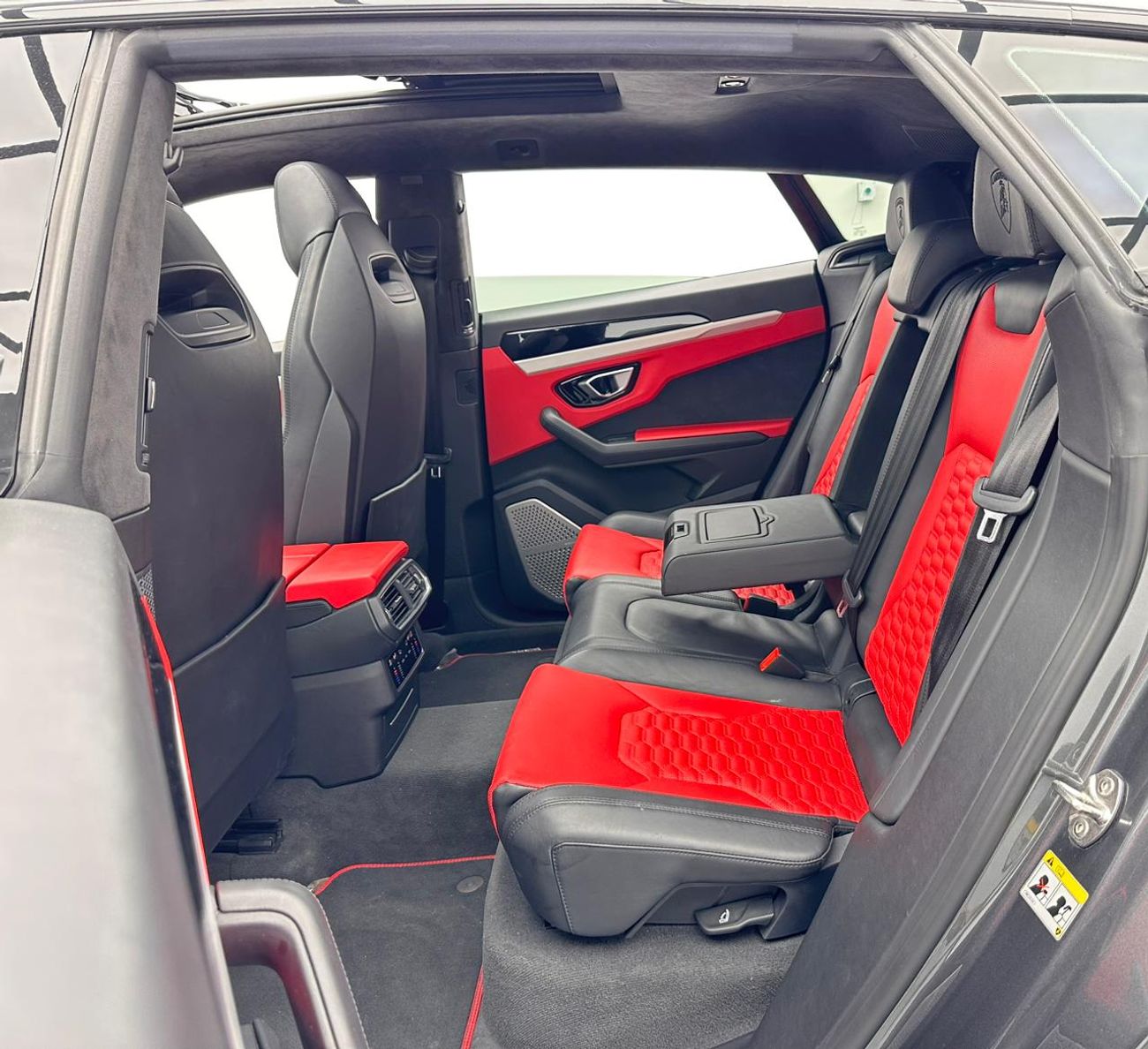 لامبورغيني اوروس 2019 Lamborghini Urus, 1 Year Warranty Unlimited KM, Full Service History, GCC