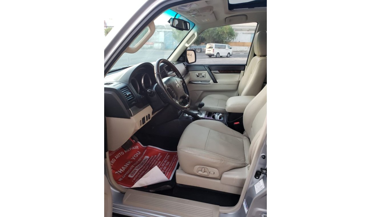 Mitsubishi Pajero Full option leather seats clean car