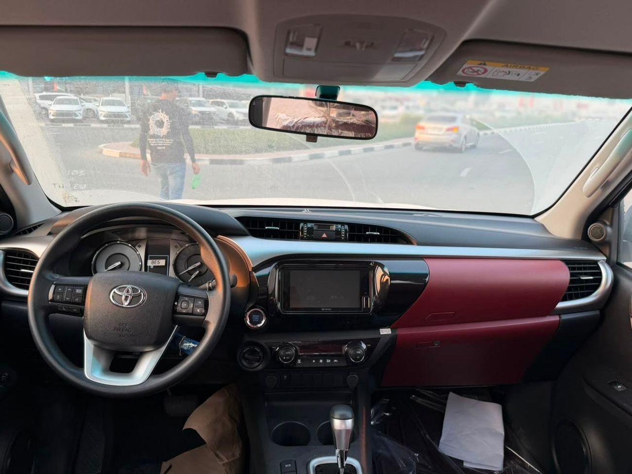 Toyota Hilux SGLX Toyota Hilux 2.7 AT push start Full option GCC 2025