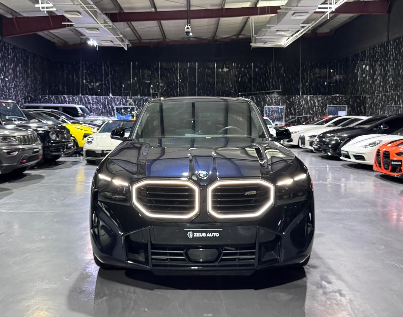 بي أم دبليو XM 4.4L, Twin Turbo V8 +Electric motor,653Hp,8-Speed Automatic ,AWD