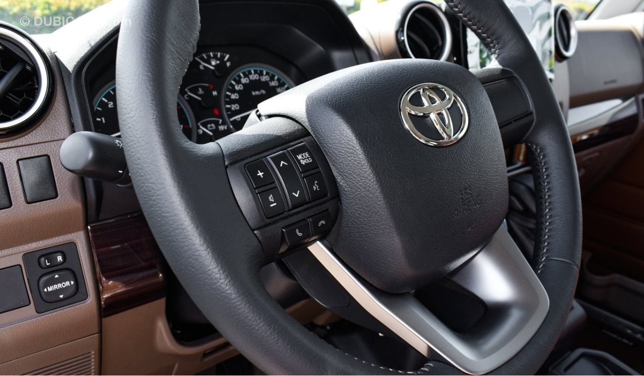 Toyota Land Cruiser Hard Top TOYOTA LAND CRUISER 71  - 3 DOORS V6 4.0L PETROL 2024
