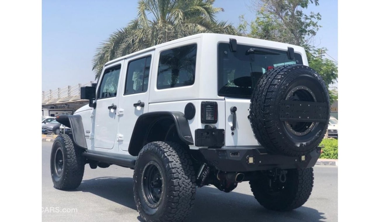 Jeep Wrangler UNLIMITED LIFTED 2015 GCC WITH UPGRADES IN MINT CONDITION