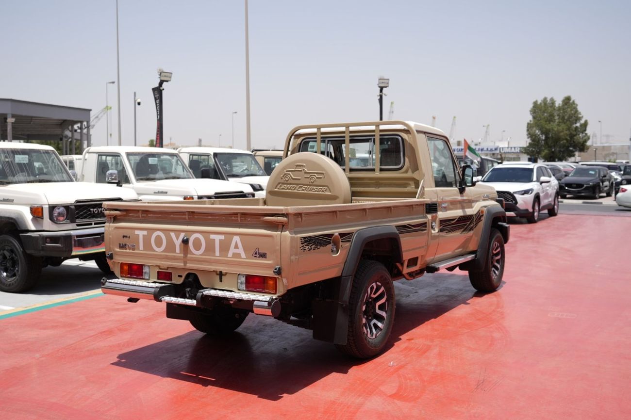 تويوتا لاند كروزر بيك آب TOYOTA LC79 PICK-UP SINGLE CABIN 4.0L V6 A/T  FULL OPTION MY26