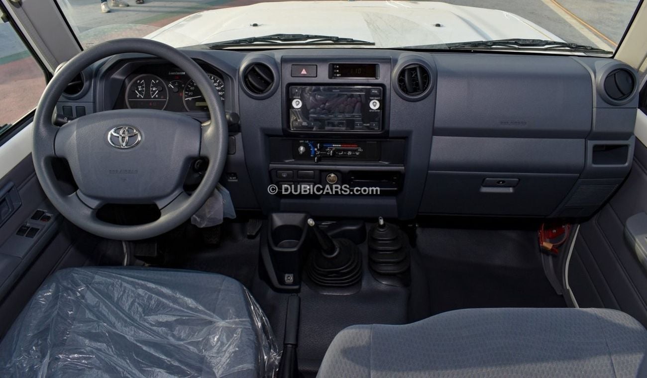 Toyota Land Cruiser 70 LC78 - 4.5l - Manual - New Shape - 13 Seater - Central Lock - Automatic Windows - 4wd
