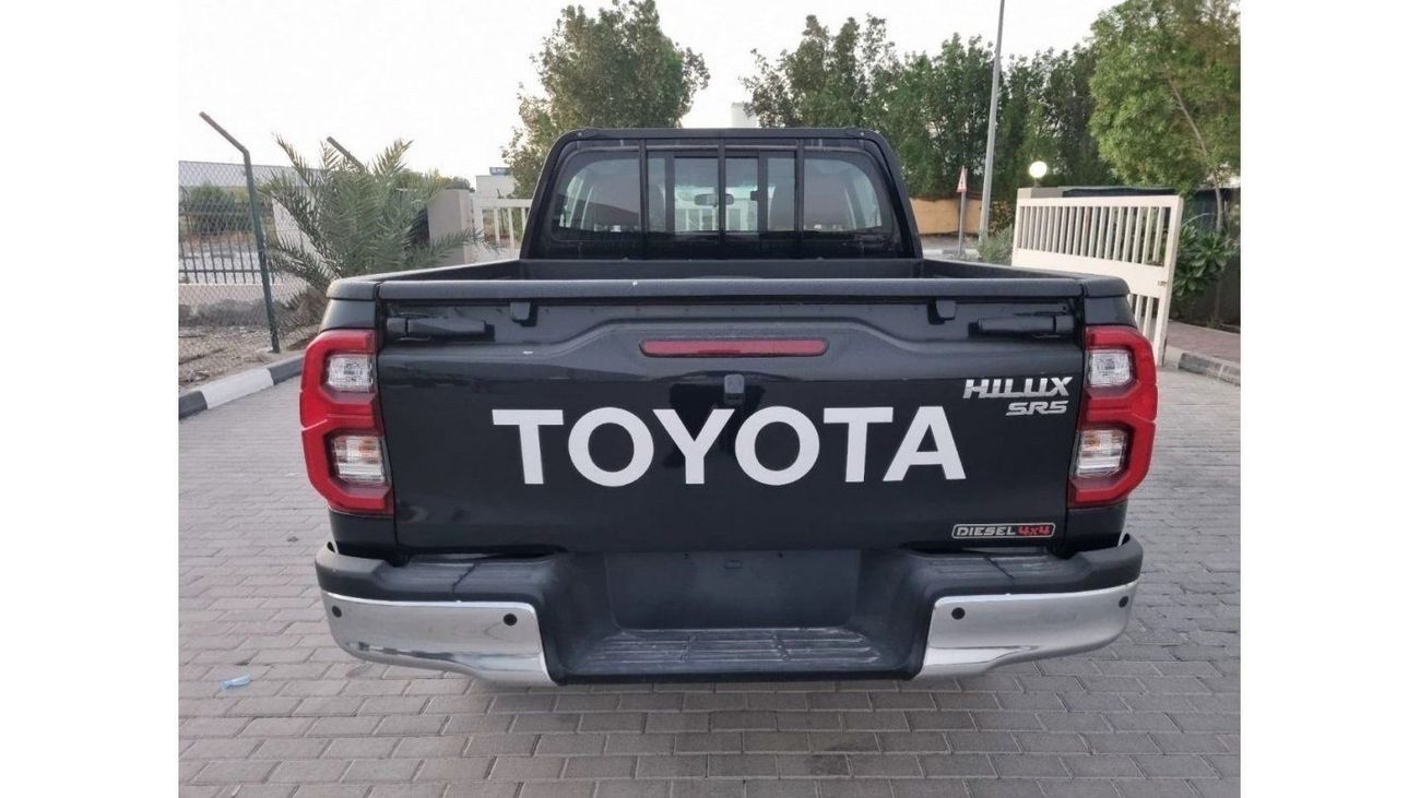 تويوتا هيلوكس DC DIESEL 2.4L 4x4 6AT FOR EXPORT