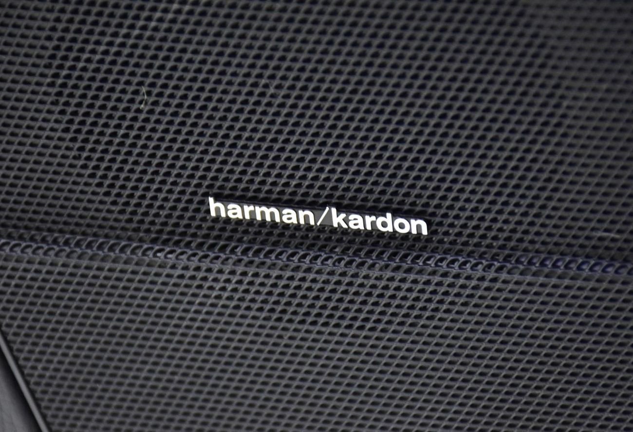 Mercedes-Benz S 550 EXCELLENT DEAL for our Mercedes Benz S550 ( 2008 Model ) in White Color Japanese Specs