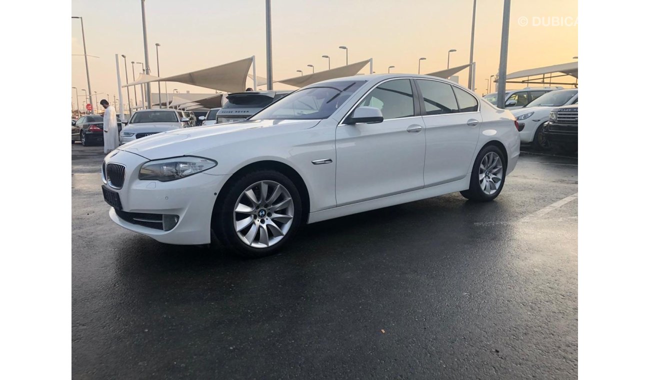 BMW 528i BMW 528 model 2011GCC car prefect condition full option low mileage