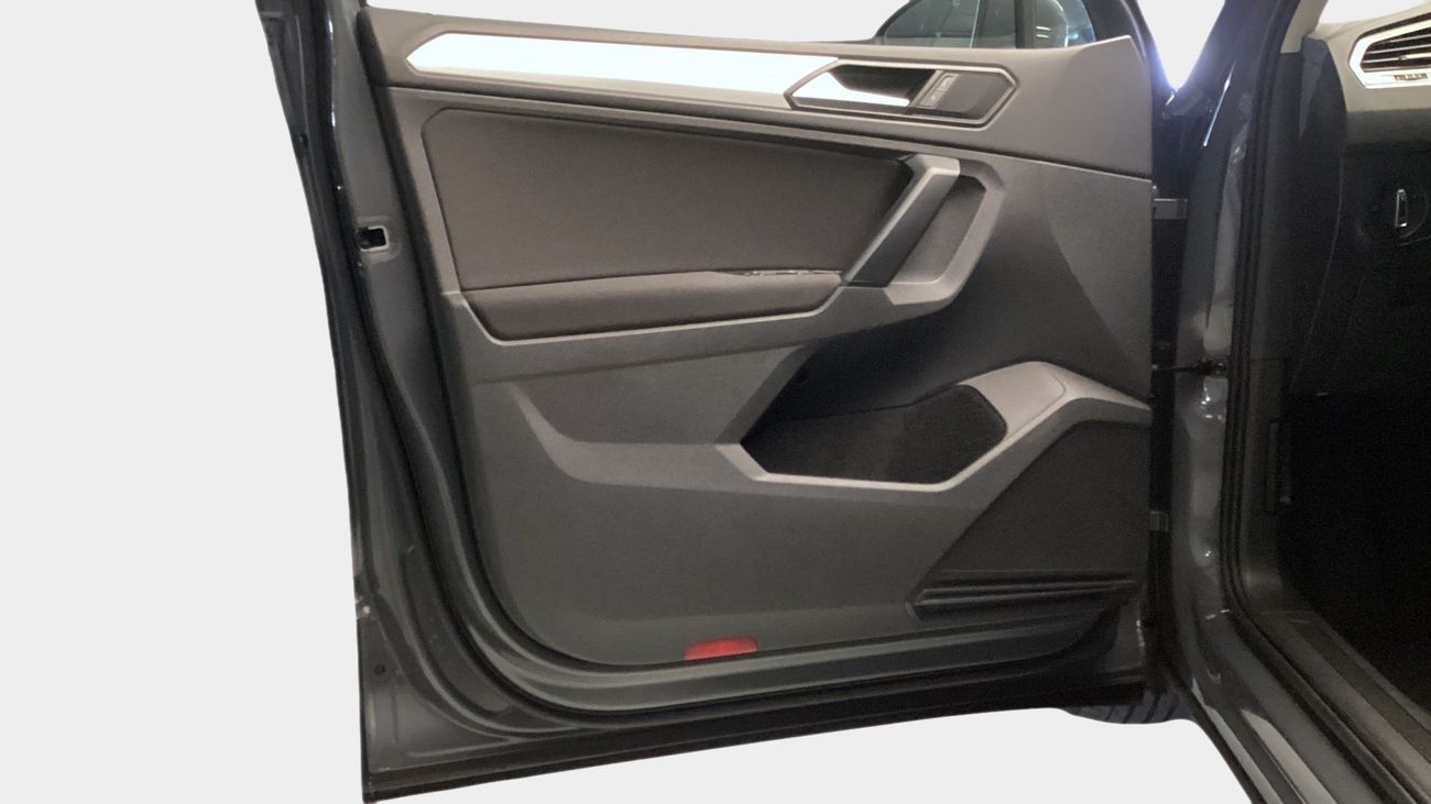 فولكس واجن تيجوان 1.4 TSI DSG LIFE | شامل الضمان | 0 ﺪﻔﻋﺓ ﺃﻮﻟﻯ