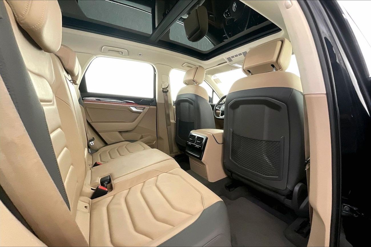 Volkswagen Touareg Highline | National Day Celebration | Guaranteed Warranty | 0 Down Payment