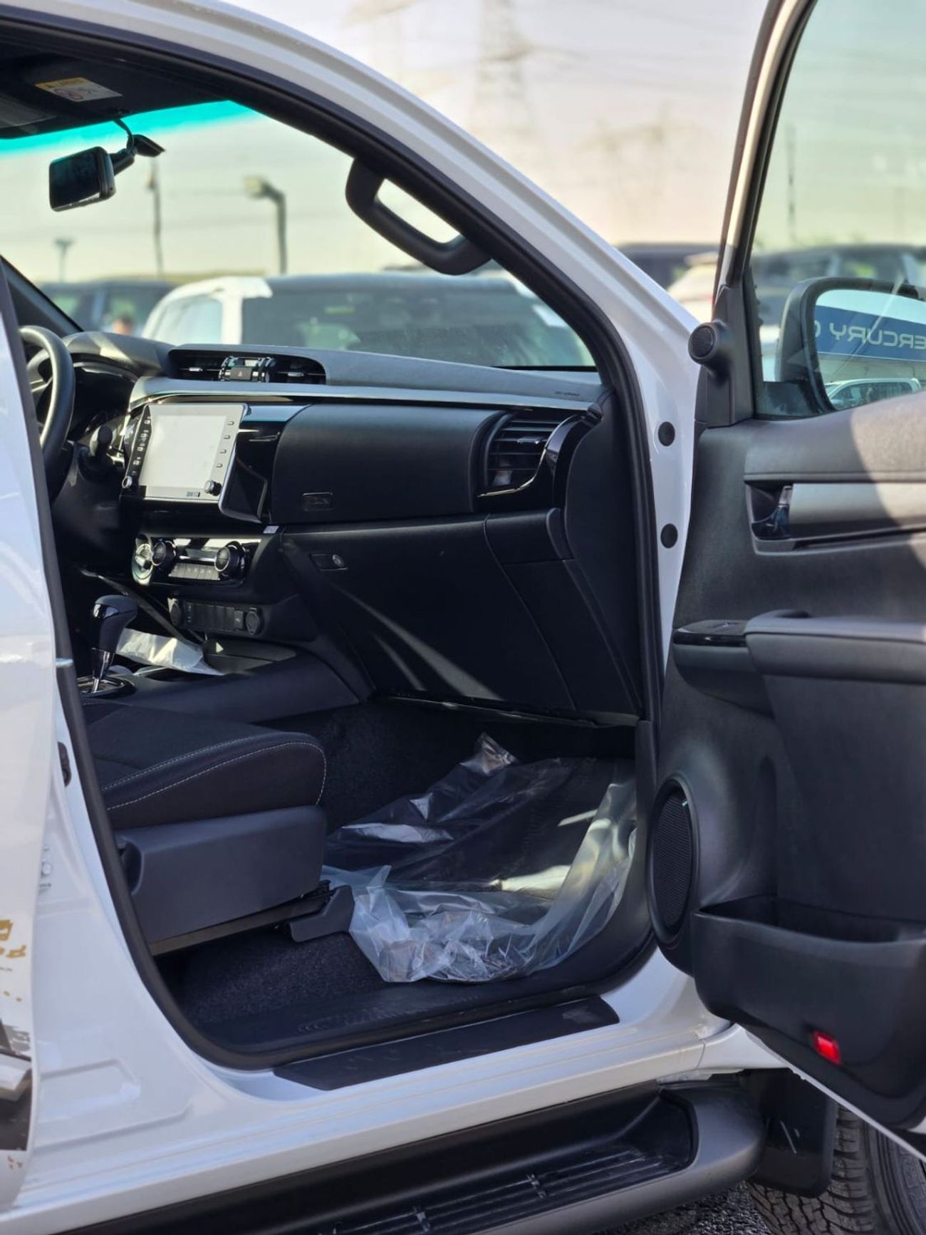 Toyota Hilux ADVENTURE 4.0L V6 A/T FULL OPTION DOUBLE CABIN PICKUP