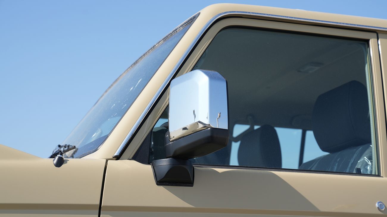 تويوتا لاند كروزر LX