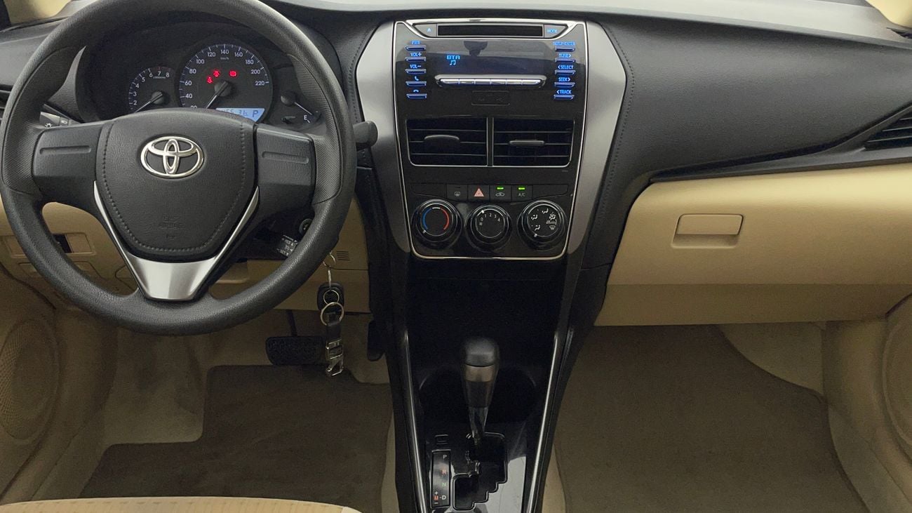 تويوتا يارس E 1.5 | بدون دفعة مقدمة | اختبار القيادة في المنزل