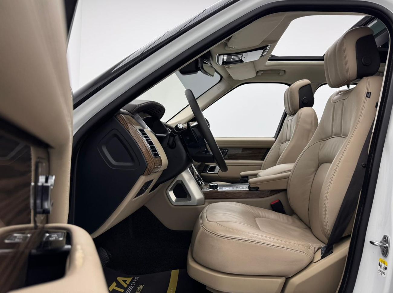 لاند روفر رينج روفر HSE 3.0L (375 HP) 2019 Range Rover Vogue HSE, Full Service History, 1 Year Warranty, GCC