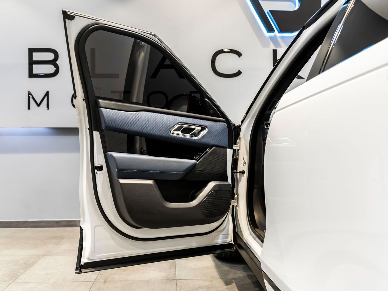 Land Rover Range Rover Velar 2022 Range Rover Velar P250 SE R-Dynamic, 2027 Land Rover Warranty, Full Service History, GCC