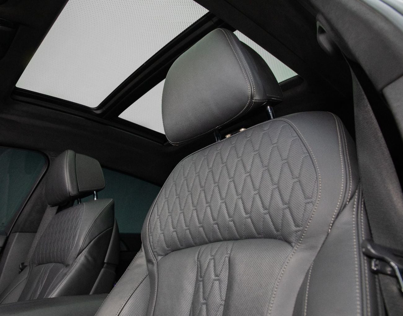 بي أم دبليو X6 M50i 4.4L