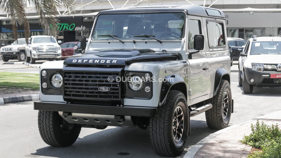 Land Rover Defender for sale AED 199,900. White, 2016