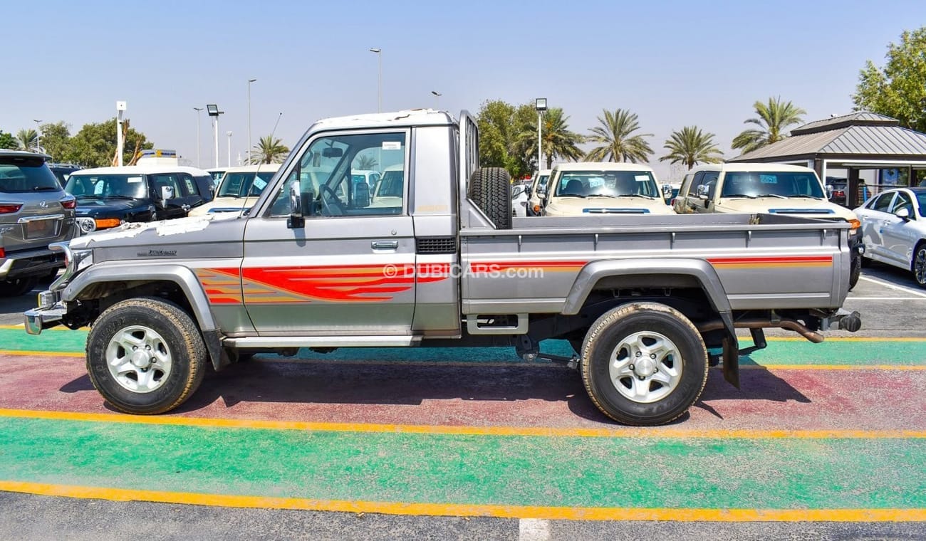 Toyota Land Cruiser Pick Up LX V6