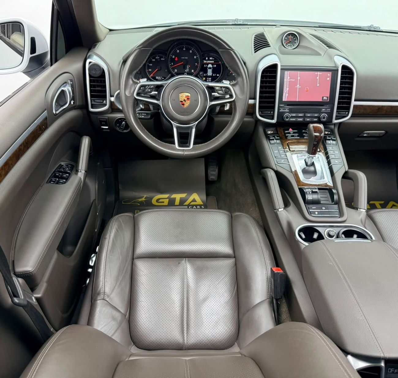 Porsche Cayenne PLATINUM EDITION 2018 Porsche Cayenne Platinum, Service History, Fully, Loaded, Excellent Condition, GCC