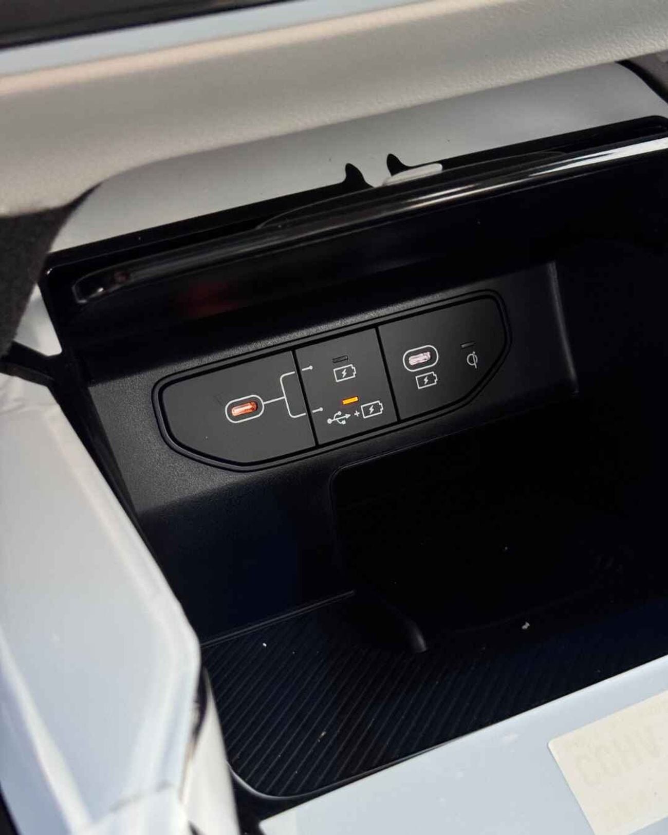 Kia Sorento 1.6T (HYBRID) - 2025 MODEL -MID OPTION