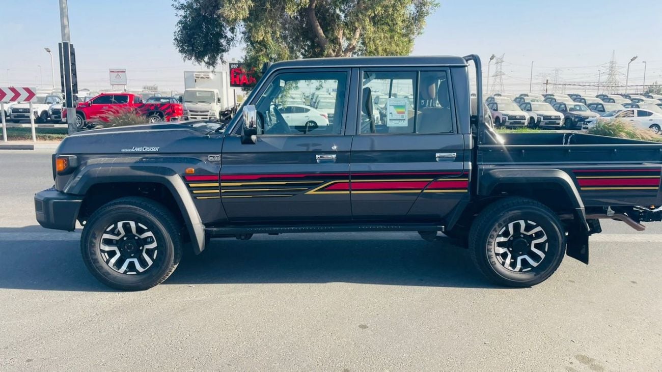 تويوتا لاند كروزر بيك آب LC79 DOUBLE CABIN 70TH ANNIVERSARY 4.0 AUTOMATIC