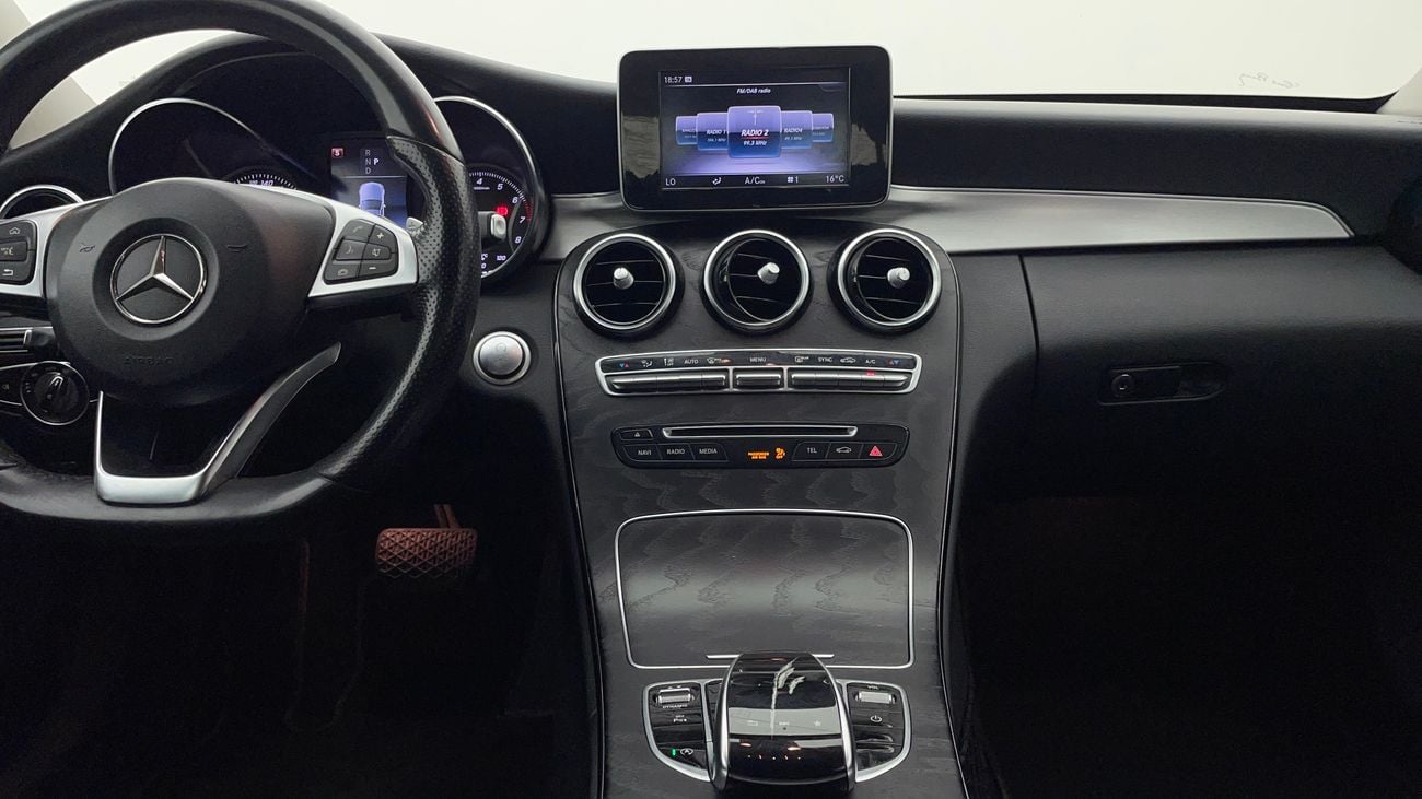 مرسيدس بنز C 200 AMG SPORT PACKAGE 2 | بدون دفعة مقدمة | اختبار القيادة في المنزل