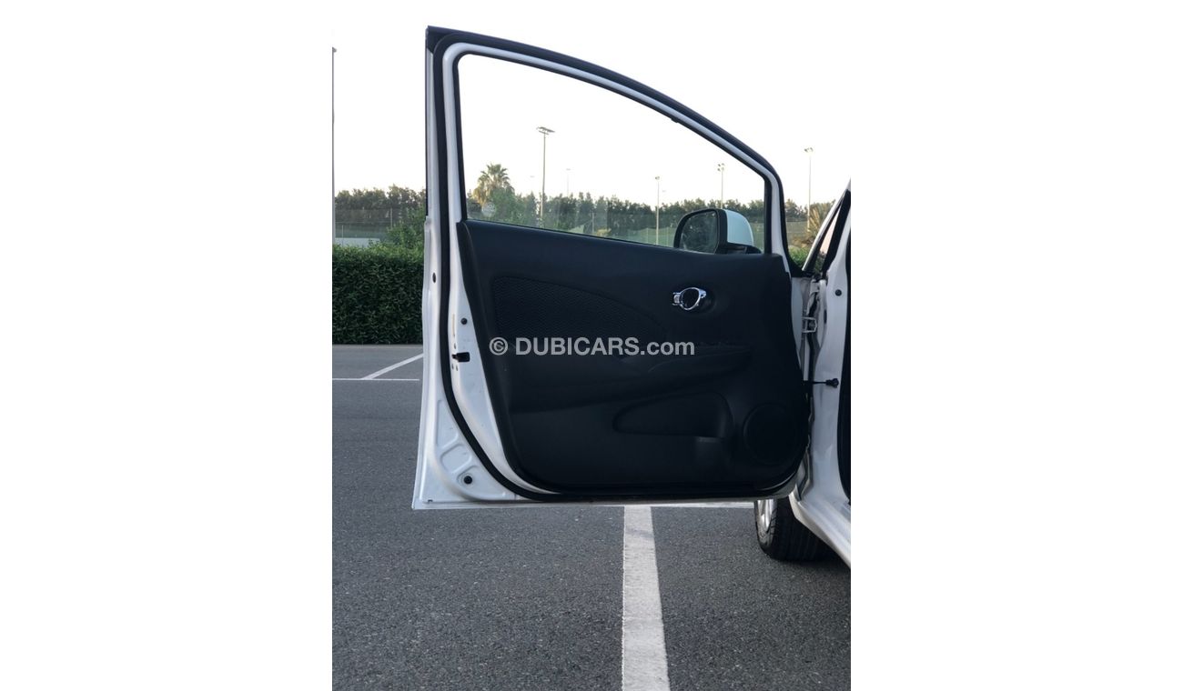 Nissan Versa MODEL 2014 car prefect condition inside and outside low mileage