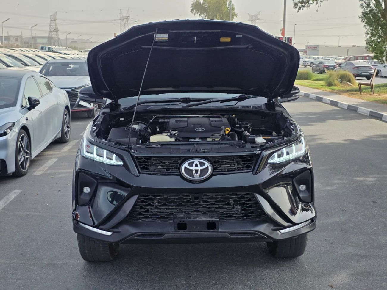Toyota Fortuner DIESEL ENGINE RIGHT HAND DRIVE 2800 CC AUTO TRANSMISSION ONLY FOR EXPORT