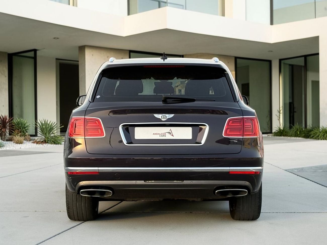 بنتلي بينتايجا AED 3,990 P.M | 0% DOWN PAYMENT | BENTLEY BENTAYGA | 6.0L W12 | 2017 | GCC SPECS