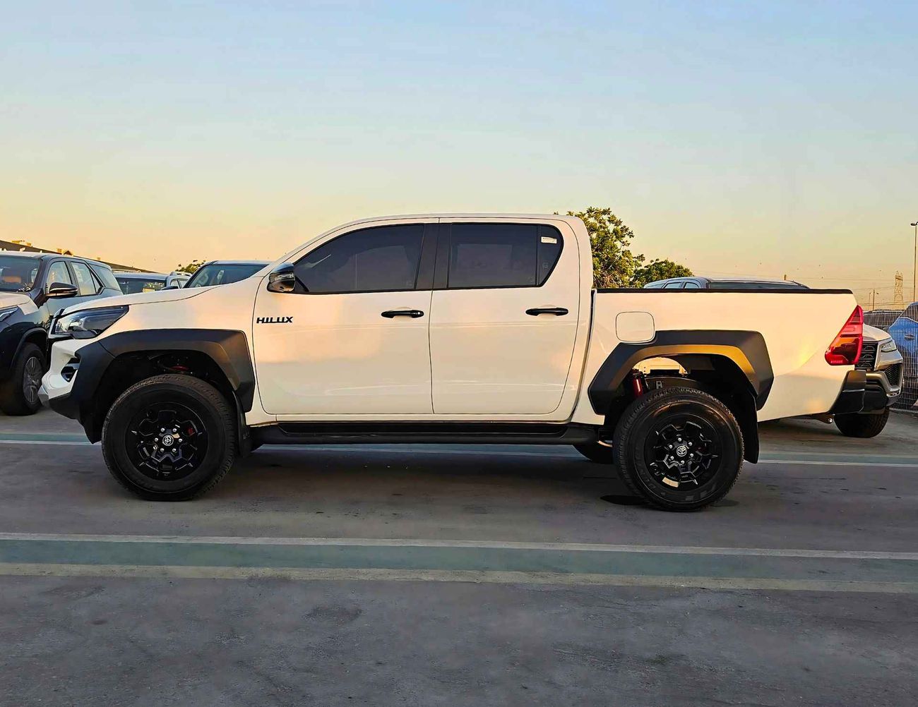 تويوتا هيلوكس GR SPORT REVO / 2.8L DIESEL / A/T / 360*CAMERA / FULL OPTION   (CODE #  69067)