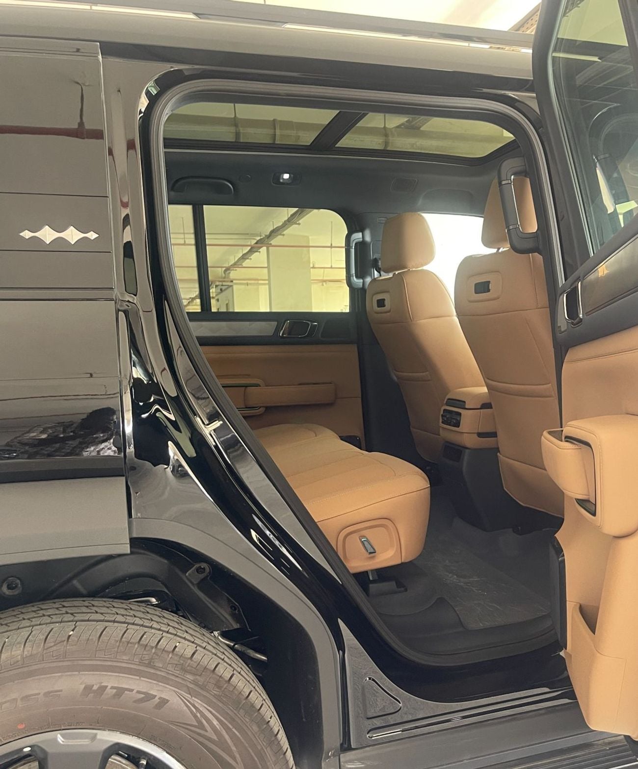 بي واي دي ليوبارد 5 ULTRA -Triple differential lock, High-capacity battery-Hydraulic active, Suspension